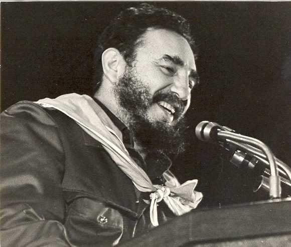 Fidel habla en el Acto por el XV Aniversario de la Fundación de los CDR 28 de septiembre de 1975 Revista Bohemia 1 580x493