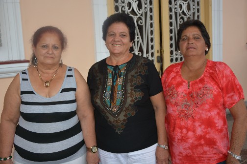 Féminas de Comunales condecoradas con el Escudo Pinareñlo