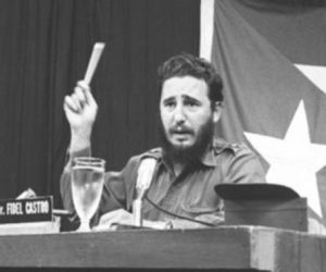 Fidel Castro palabra a los intelectuales 300x250