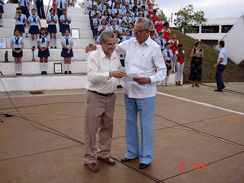 Reconocimiento a Julio Camacho