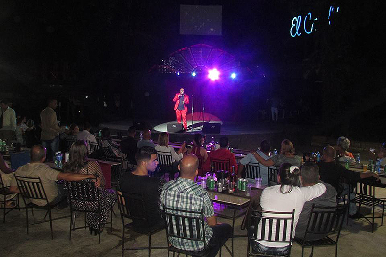 Panchito Esquivel en el evento de Cuba Ron en El Criollo