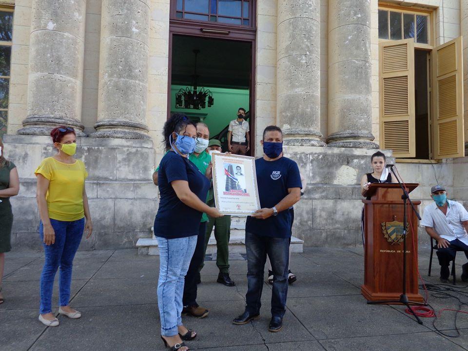 Reciben la Fiscalía Provincial y el Tribunal Provincial Popular de Pinar del Río, la distinción de Colectivo Distinguido Nacional.